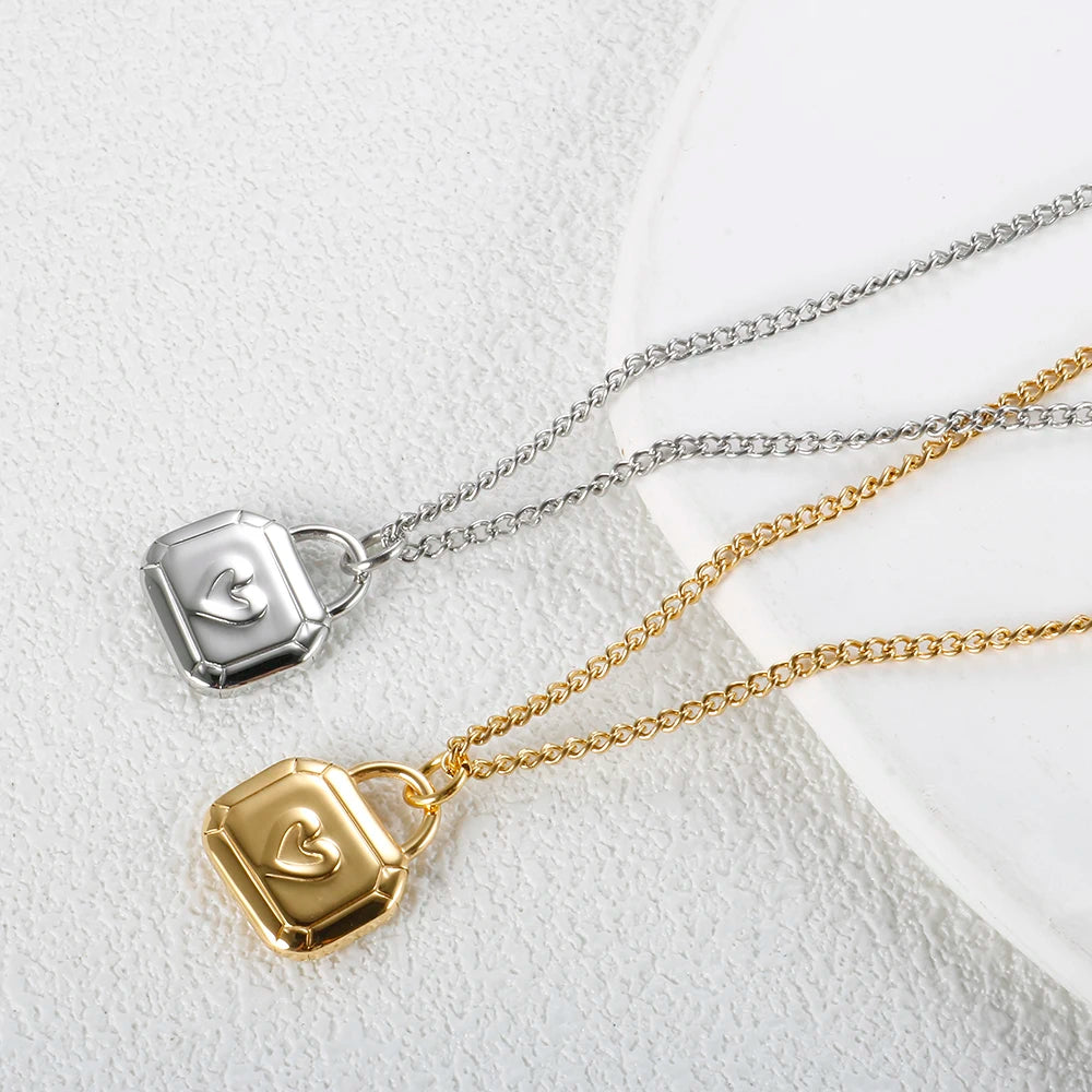 Collier avec pendentif en forme de cœur en acier inoxydable, bijoux imperméables en métal pour femmes