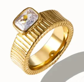 Bague en acier inoxydable pour femmes, incrustée de zircon, résistante à l'eau, bijoux romantiques à la mode