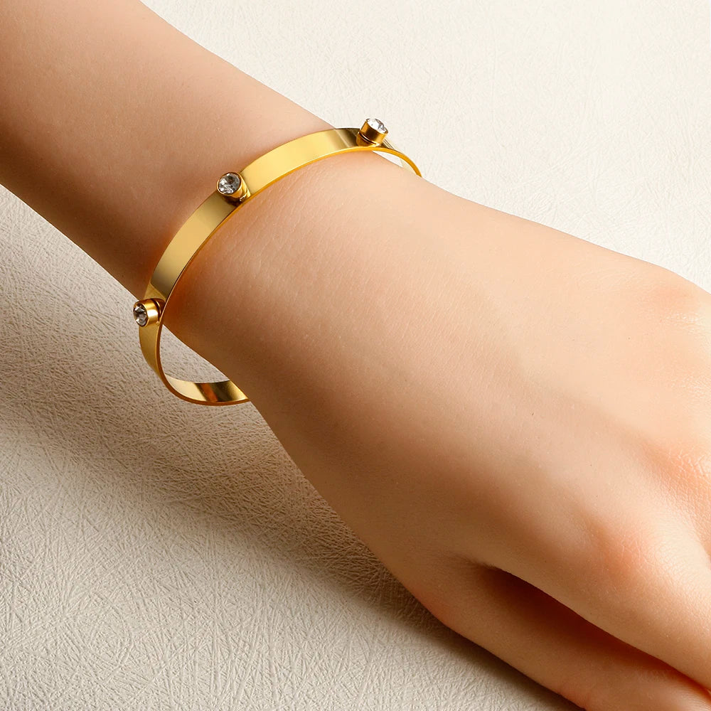 Bracelet jonc simple en acier inoxydable avec 3 cristaux